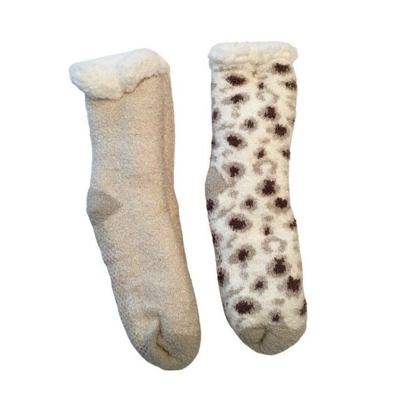 Cuddl Duds Sherpa Lined Lounge Socks 2-Pack Beige & Leopard Print Womens - Picture 1 of 6